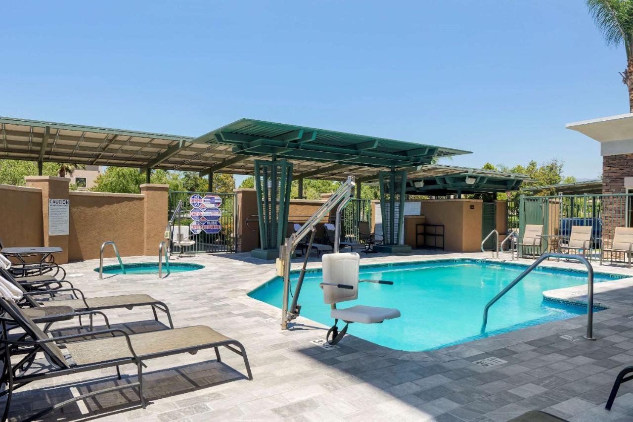Comfort Suites Ontario Airport Convention Center Екстериор снимка